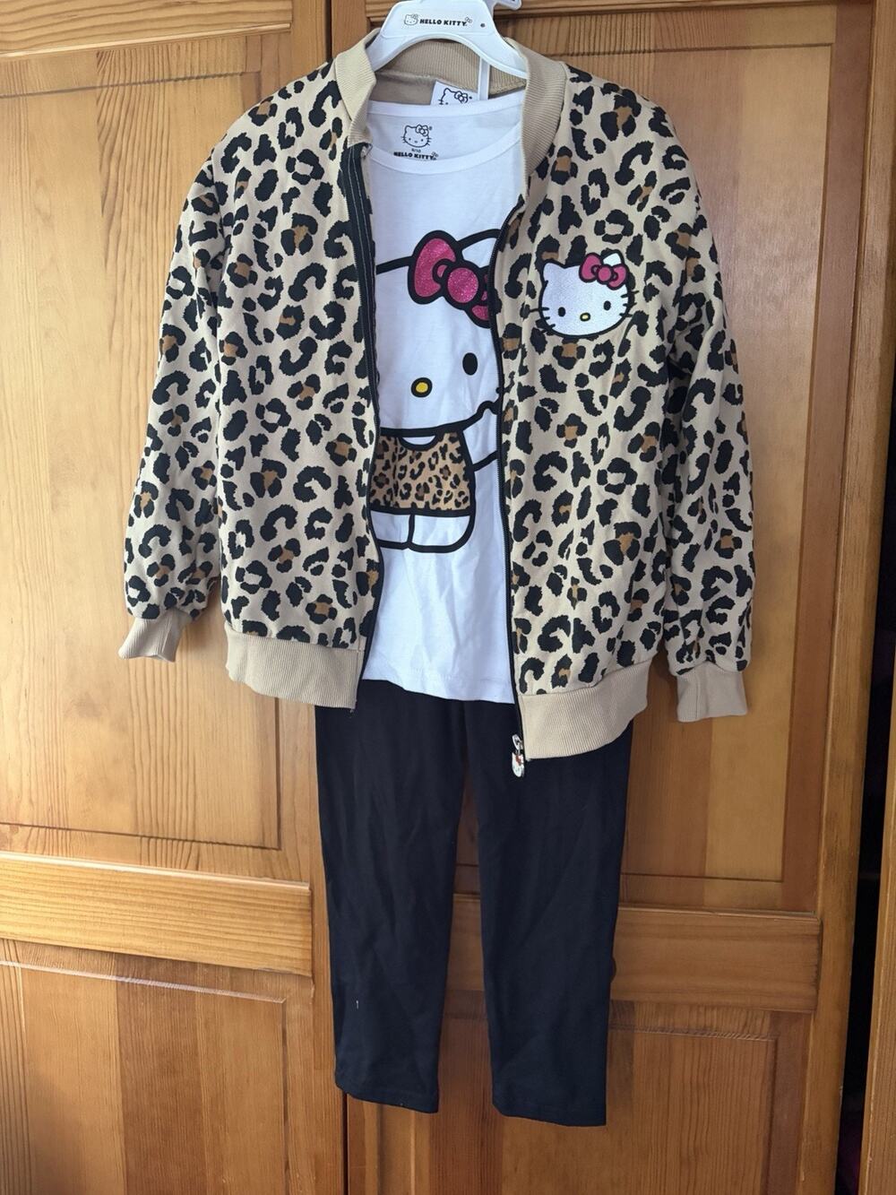 NWT Girl's Hello Kitty 3 Piece Set Jacket, Top & Pants Size 8/10